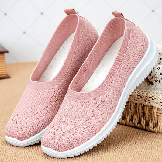 Women's Breathable Soft Sole Large Size Cloth Shoes Casual Mom Shoes 