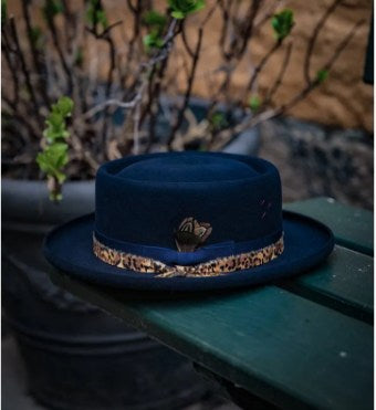Wholesale Men's Autumn and Winter Woolen Rivets Fashionable Edge Jazz Hat 