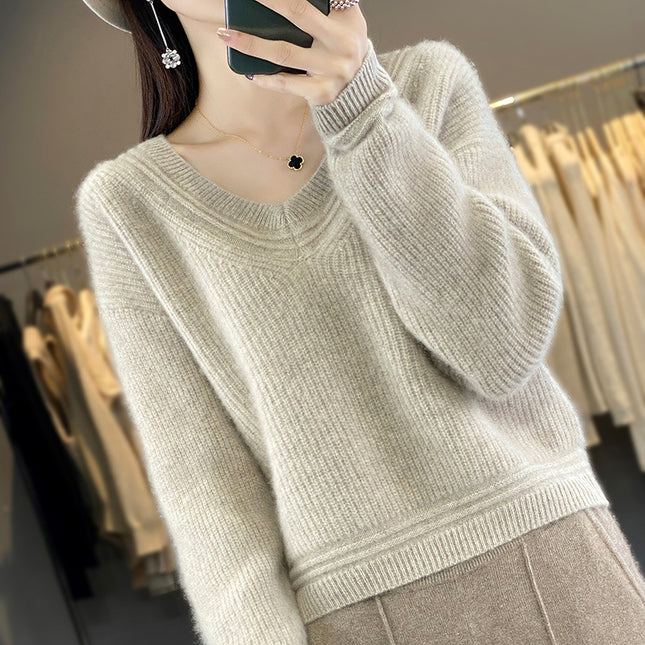 Wholesale Women's Solid Color V-neck Pullover Loose Short 100%Wool Sweater