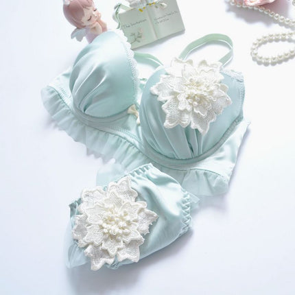 Wholesale Girls Sweet Flowers Embroidery Thin Cups Bra Sets