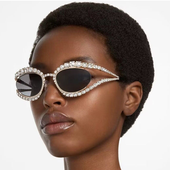 Wholesale Women's Fashionable Sunscreen Funny Concave Shape Sunglasses with Rhinestones