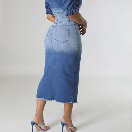 Wholesale Women's Gradient Stretch Washed Raw Edge Denim Skirt