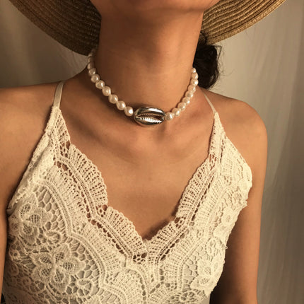 Großhandelsart- und weisesüße wulstige barocke Perlen-große Shell-Halskette