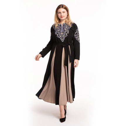 Besticktes Kleid in Übergröße mit langen Ärmeln und Nähten Big Swing Abaya