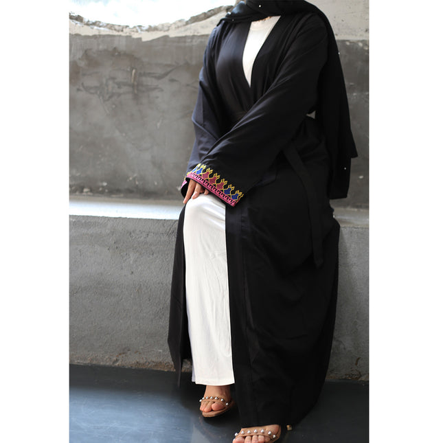 Muslimische Abaya-Strickjacke mit bestickten Quasten und Schnürsenkeln