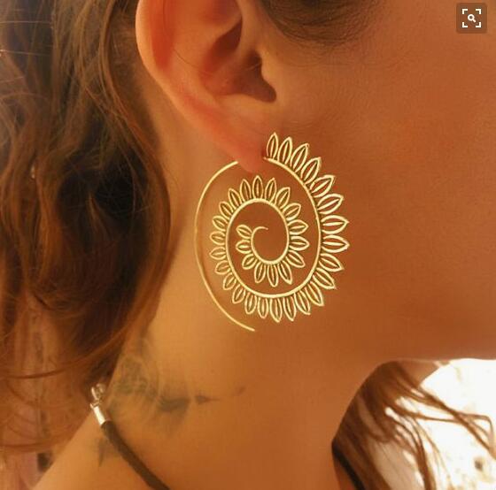 Ladies Leaf Spiral Personality Rotating Roman Earrings Leaf Stud Earrings