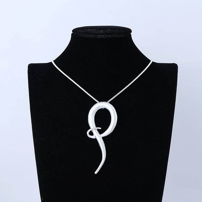 Verdrehte geometrische lange Halskette aus Metall