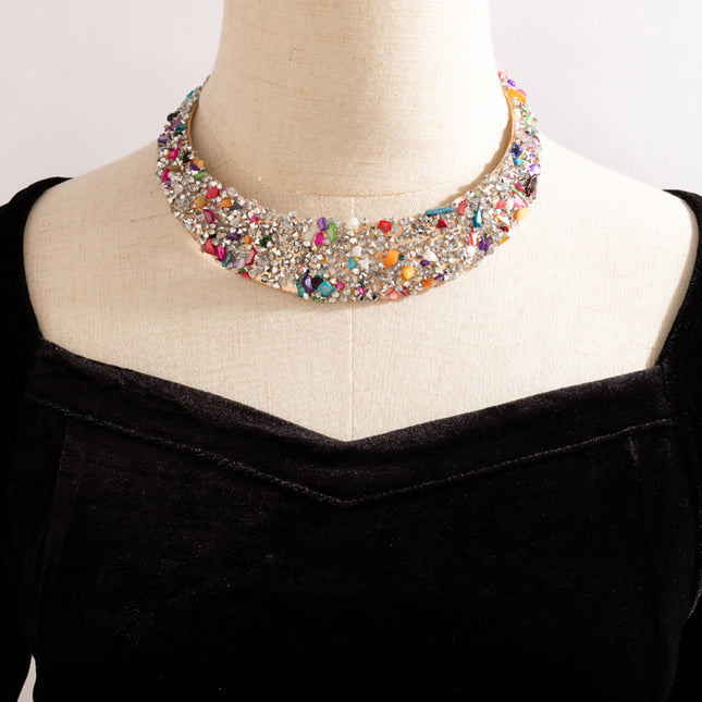 Collar geométrico llamativo de diamantes coloridos