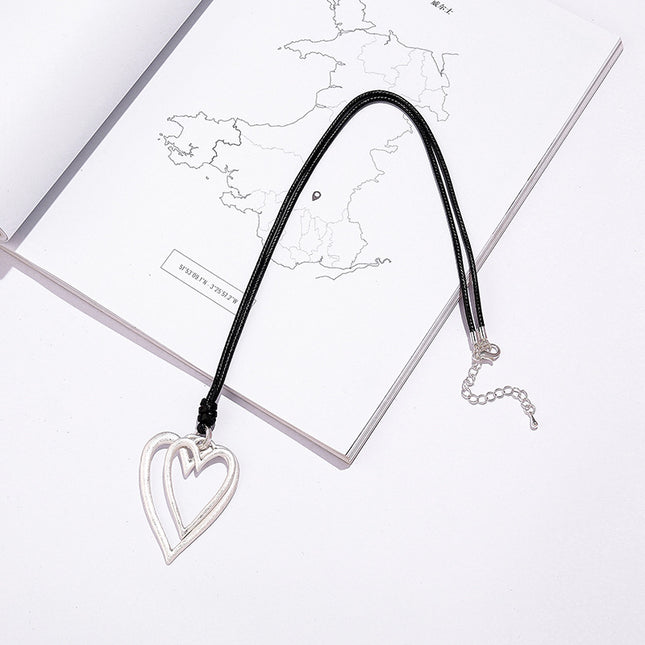 Wholesale Women's Multilayer Heart Pendant Geometric Metal Versatile Necklace