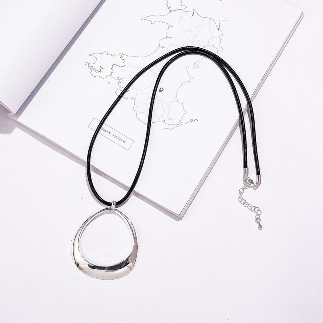 Wholesale Women's Fashion Shiny Oval Geometric Metal Cutout Long Necklace