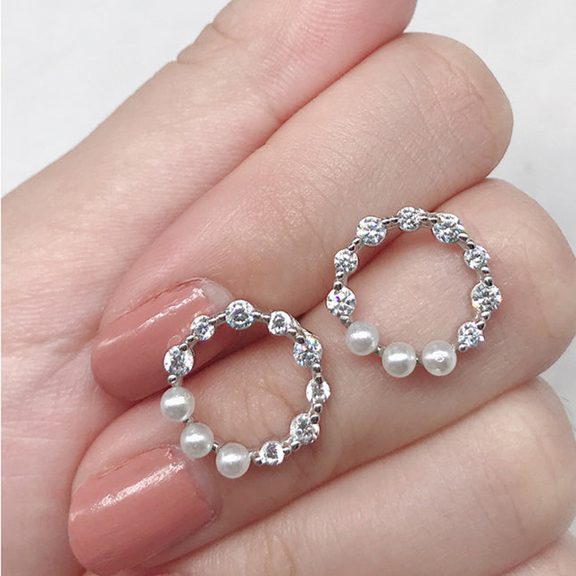 Pendientes redondos de perlas de diamantes de imitación simples lindos de moda al por mayor
