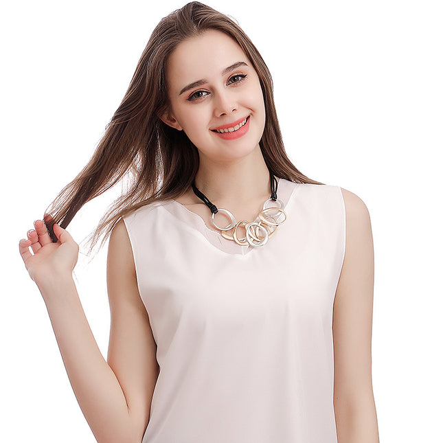 Wholesale Women's  Fashion Simple Oval Geometric Metal Frosted Necklace