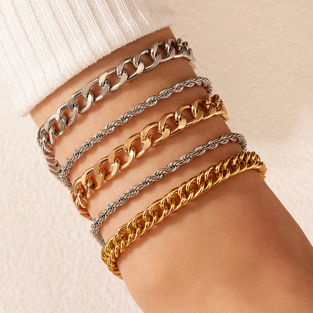 Fünf gemischte geometrische einfache Armbänder aus Gold und Silber