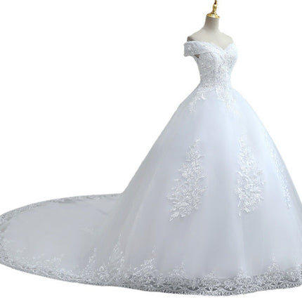 Vestido de novia de talla grande con cola ajustada y hombros descubiertos