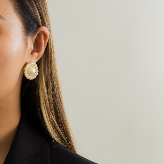 Pendientes de botón de perlas para mujer Pendientes de metal geométricos retro versátiles