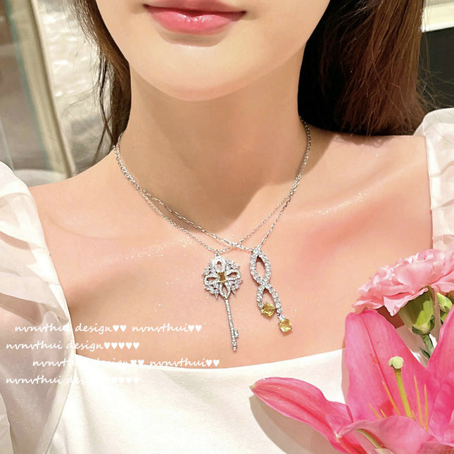 Flower Key Halskette 18 Karat vergoldeter Zirkonring