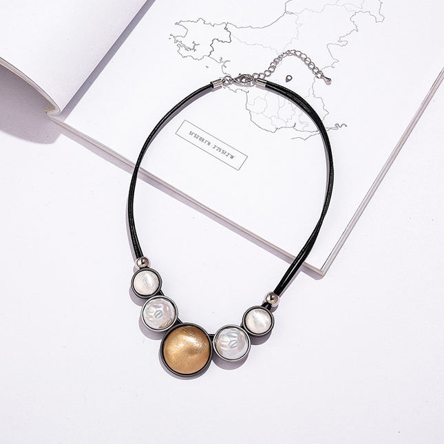 Wholesale Women's Fashion Simple Round Geometric Metal Necklace