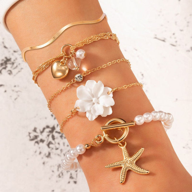Weißes Blumen-Herz-Seestern-Anhänger-Perlen-Armband-Set von 5