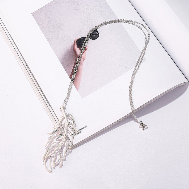 Wholesale Women's Leaf Shape Geometric Metal Necklace