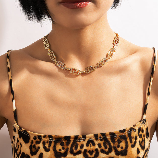 Laberinto Collar único Collar Cadena de clavícula corta con llave de oro vintage