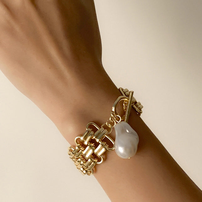 Geometric Wide Chain Bracelet Shaped Pearl Pendant Bracelet