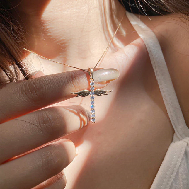 Cadena de clavícula de alas de ángel con collar cruzado de diamantes de imitación al por mayor