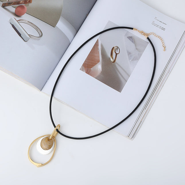 Wholesale Women's Simple Oval Geometric Metal Necklace
