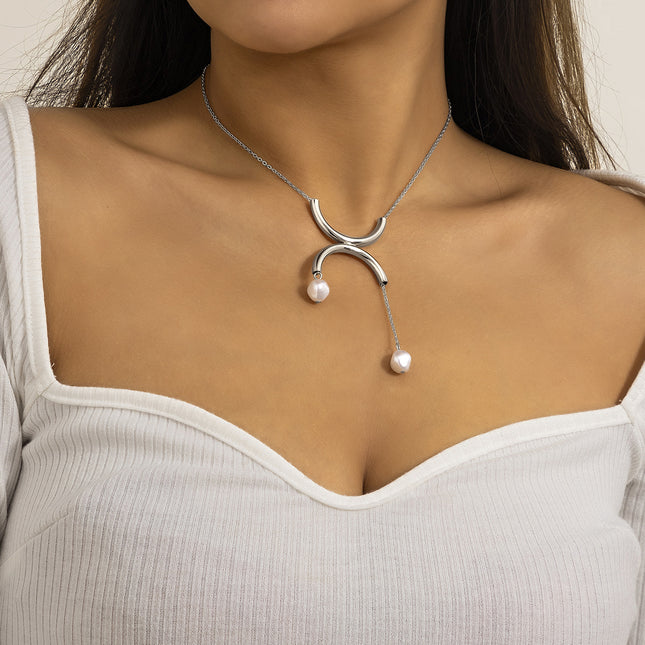 Perlen-Quasten-Halskette Einfache Halbkreis-Anhänger-Halskette im Metallstil