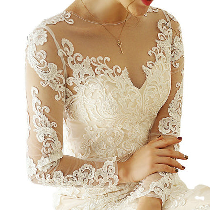 Brautkleid mit schlanker Taille und Schleppspitze im Meerjungfrau-Stil