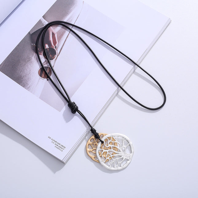 Wholesale Women's Fashion Simple Geometric Round Metal Pendant Necklace