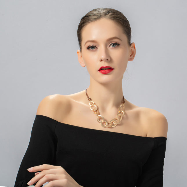Wholesale Women's Matte Exaggerated Clavicle Chain Thick Metal Necklace