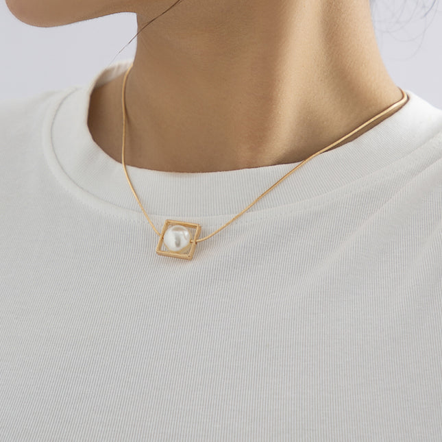 Pearl Pendant Necklace Metal Chain Clavicle Choker