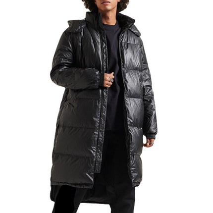 Winter-Männer mit dicker Kapuze und gepolsterter Mantel in Übergröße