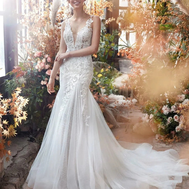 Brautkleid im französischen Stil mit tiefem V, schmaler Taille und Meerjungfrau