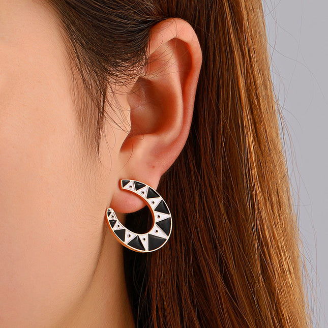 Creative Black White Grid Horseshoe U-shaped Earrings