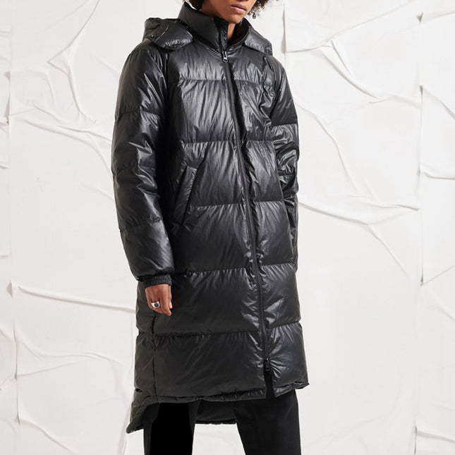 Winter-Männer mit dicker Kapuze und gepolsterter Mantel in Übergröße
