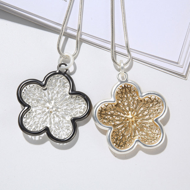 Wholesale Women's Simple Flower Geometric Metal Necklace